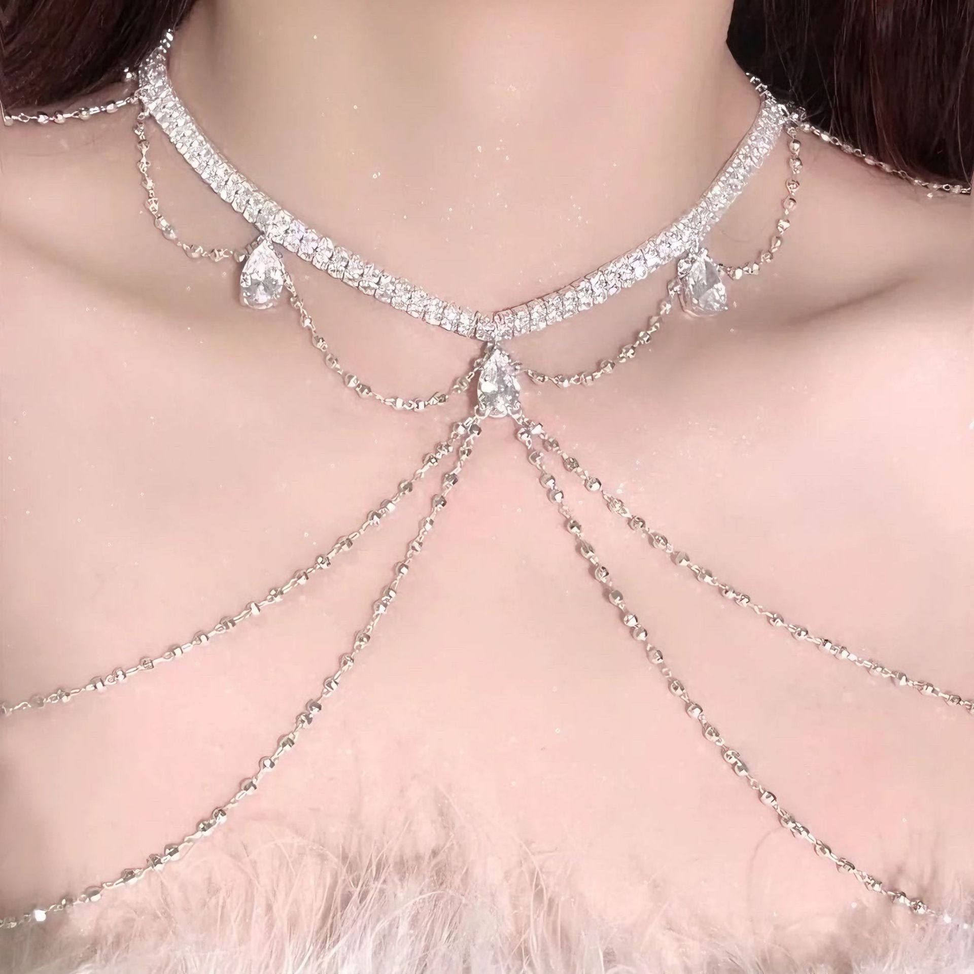 Sparkling Diamond Sexy Chest Chain, Body Chain, Stylish and Fashionable Design, High-End Necklace, Pure Desire Hot Girl Style Clavicle Chain Accessory