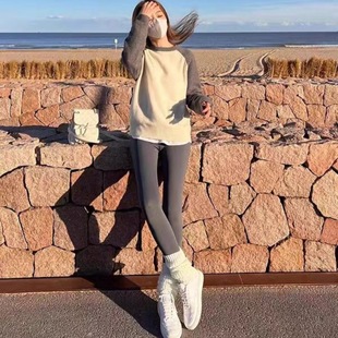 Маленькие ветряные шнурки с полыми одиночными туфлями и кондитерскими туфлями ранней весны 2025 года чистые цвета кожаные туфли на открытом воздухе