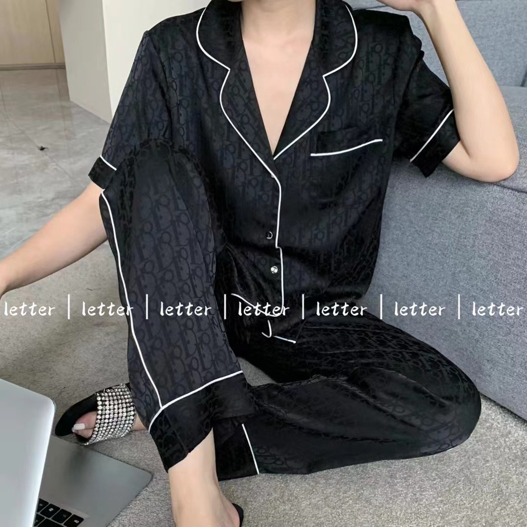 Foreign Trade Big Brand High-end Counter New Lapel Cardigan Edge Silk Pajamas Ice Silk Short-sleeved Trousers Home Clothes