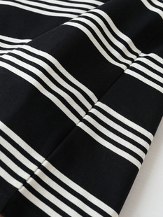 2025 Spring and Summer New an Star Same Style Loose Round Neck Black and White Stripesd Casual Versatile Top Short-Sleeved T-Shirt