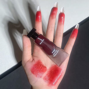 PinkyFocus Black Mirror Lip Glaze Зеркальная глазурь для губ Долговечная легко выцветающая пленка Прозрачный кубик льда для губ Грязь для женщин