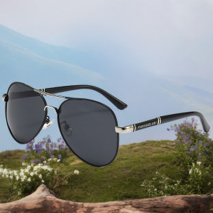 New men's polarized sunglasses Europe and the United States big frame fashion sunglasses intelligent photosensitive color changing sunglasses 901
