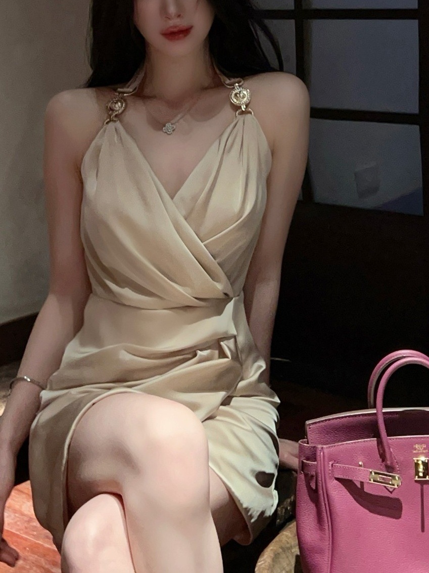 Light Luxury Acetate Satin V Neck Halter Dress Short Waist Thin Hip Skirt