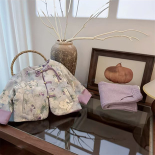 Крем Home Clothing 2024 Сезон Зимняя девочка Золотые шелковые жаккардовые костюмы