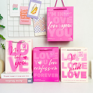 High-end gift bag spring day small fresh niche dopamine birthday gift beautiful clothing store white handbag