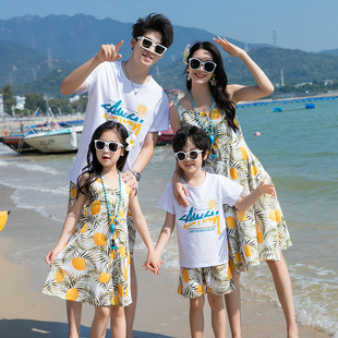 Parent-Child outfit for a family of three or four Beach seaside mother and daughter dress Sanya Hainan holiday father and son suit summer tide