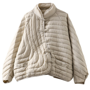 New 2024 Autumn and Winter Collar Artistic Fashion European Style White Duck Down Jacket Short Collar Buckle Loose Quilting Line