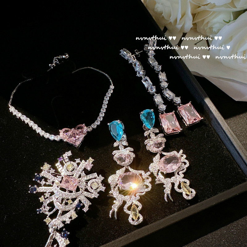 Victoria Powder Gem Snowflake Brooch Designer Plated 18K Gold Morgan Powder Zircon Vine Flower Earrings