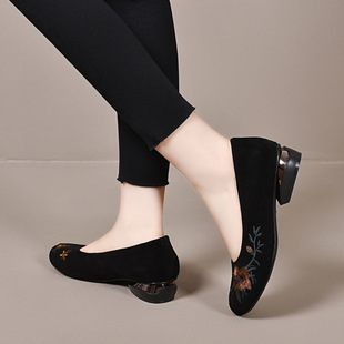 Spring and Summer New Low Heel Round Head Sheepskin Single-layer Shoes Non-slip Embroidered Ethnic-style Genuine Leather Shoes Soft-soled Women's Shoes