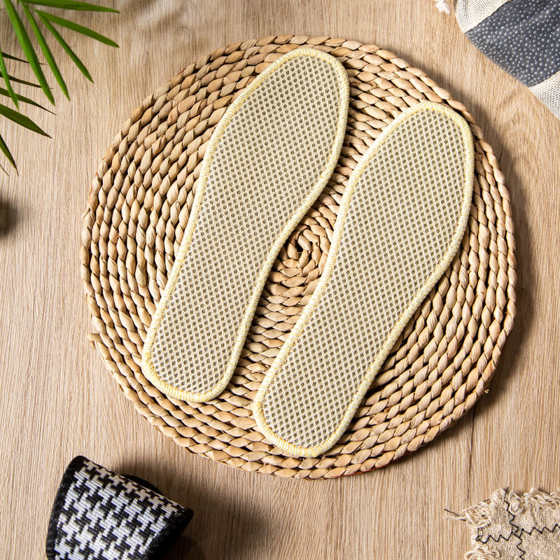 Men's Insoles Are Sweat-Absorbent, Anti-Odor, Comfortable and Breathable, Sports Insoles with Soft Soles, Recommended for Long Standing, Comfortable Mugwort Mesh Insoles
