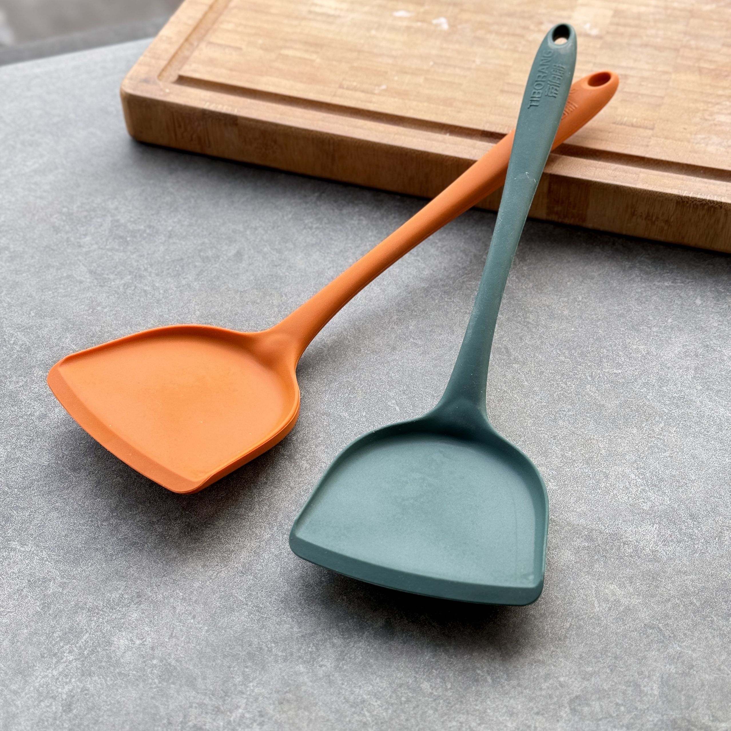 Slightly Imperfect, One-Piece Silicone[Type B Ring Shovel]Colors Are Random and Include, but Are Not Limited To: