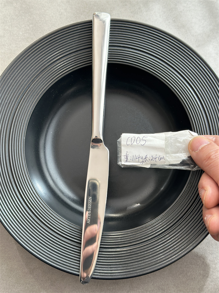 Steak Knife Cd05 Weighs 114g and Is 24cm Long