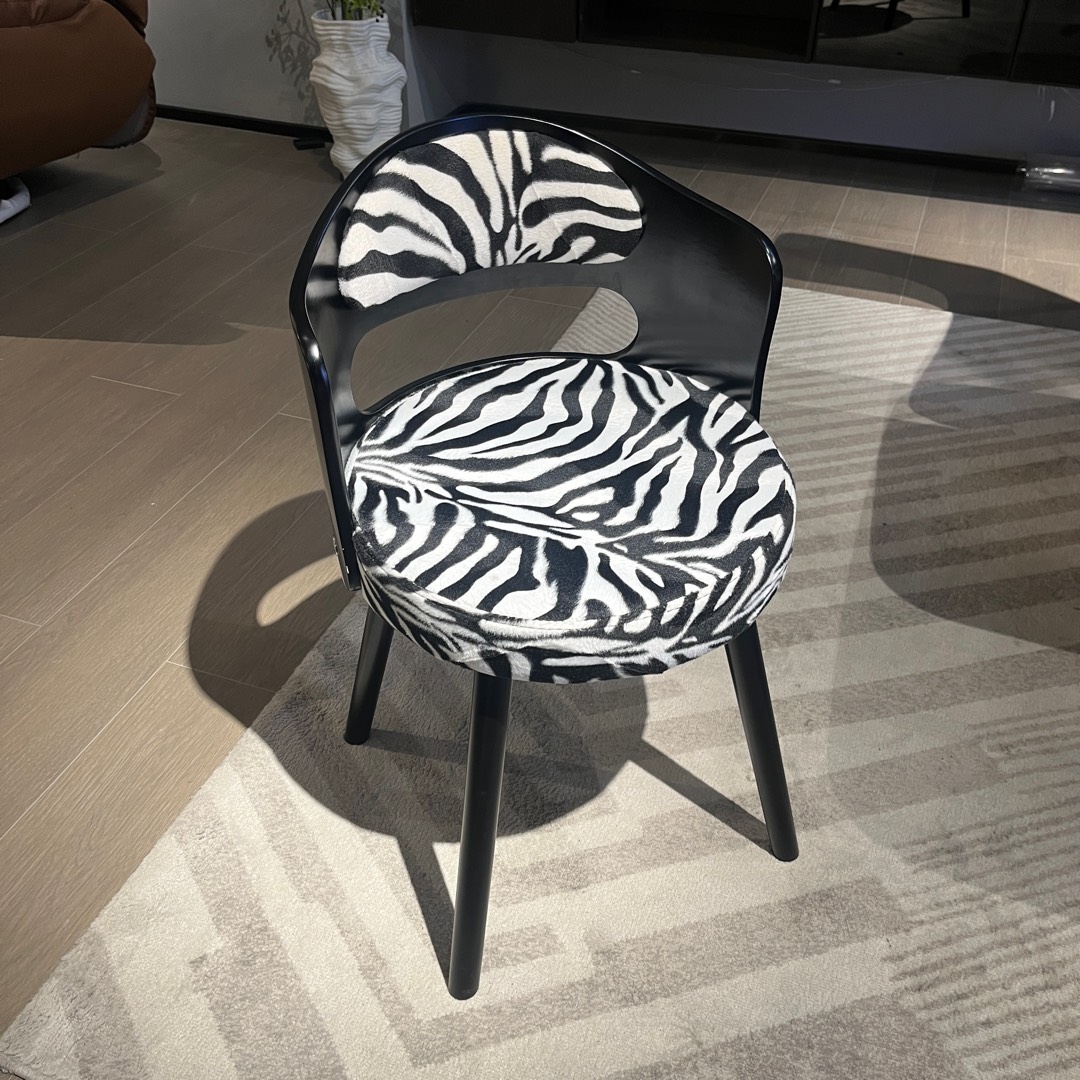 Pattern-Zebra Pattern [Wood Black]