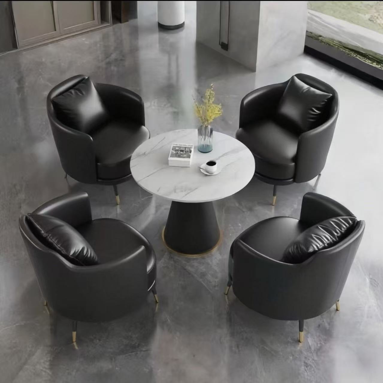 One Table and Four Chairs Black [Five-Year Warranty]