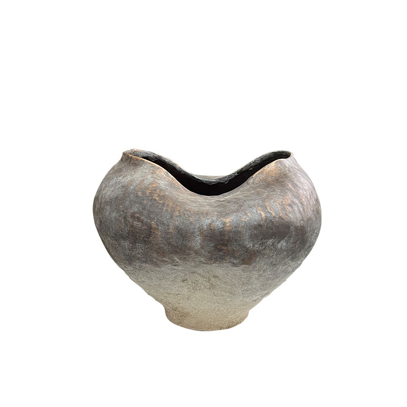 Antique copper: 30x28x22cm 