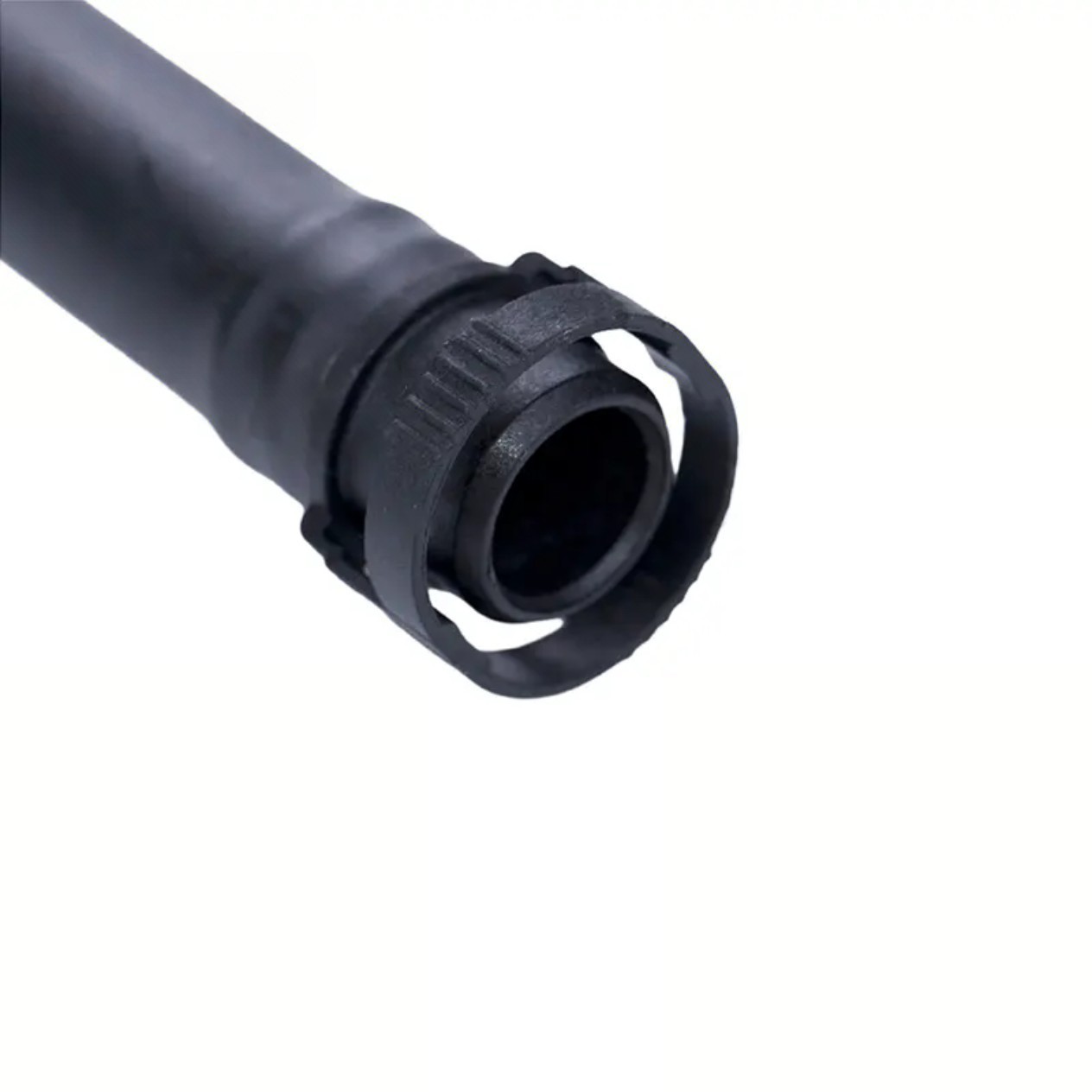 The valve cover intake pipe LR065344 LR022508 C2Z21732 is suitable for Land Rover God II Jaguar XF
