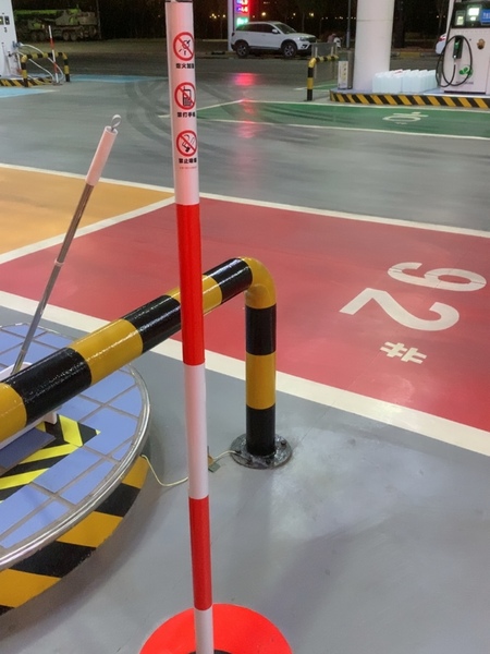 加油站挡车杆防跑障碍标志杆安全防撞引导杆stop杆停车杆