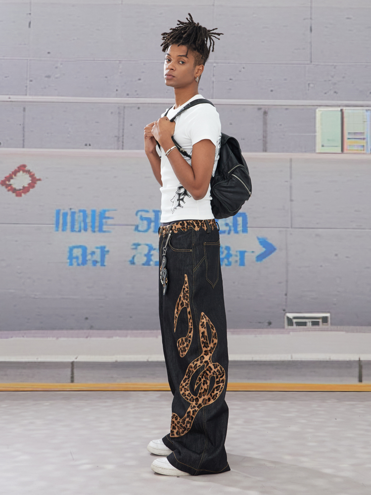 DND4DES] Embroidered Curved Baggy Jeans - OLDLAUNDRY