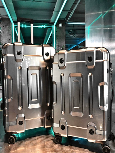 Вместительный и большой прочный чемодан, увеличенная толщина, 28 дюймов, 20 дюймов