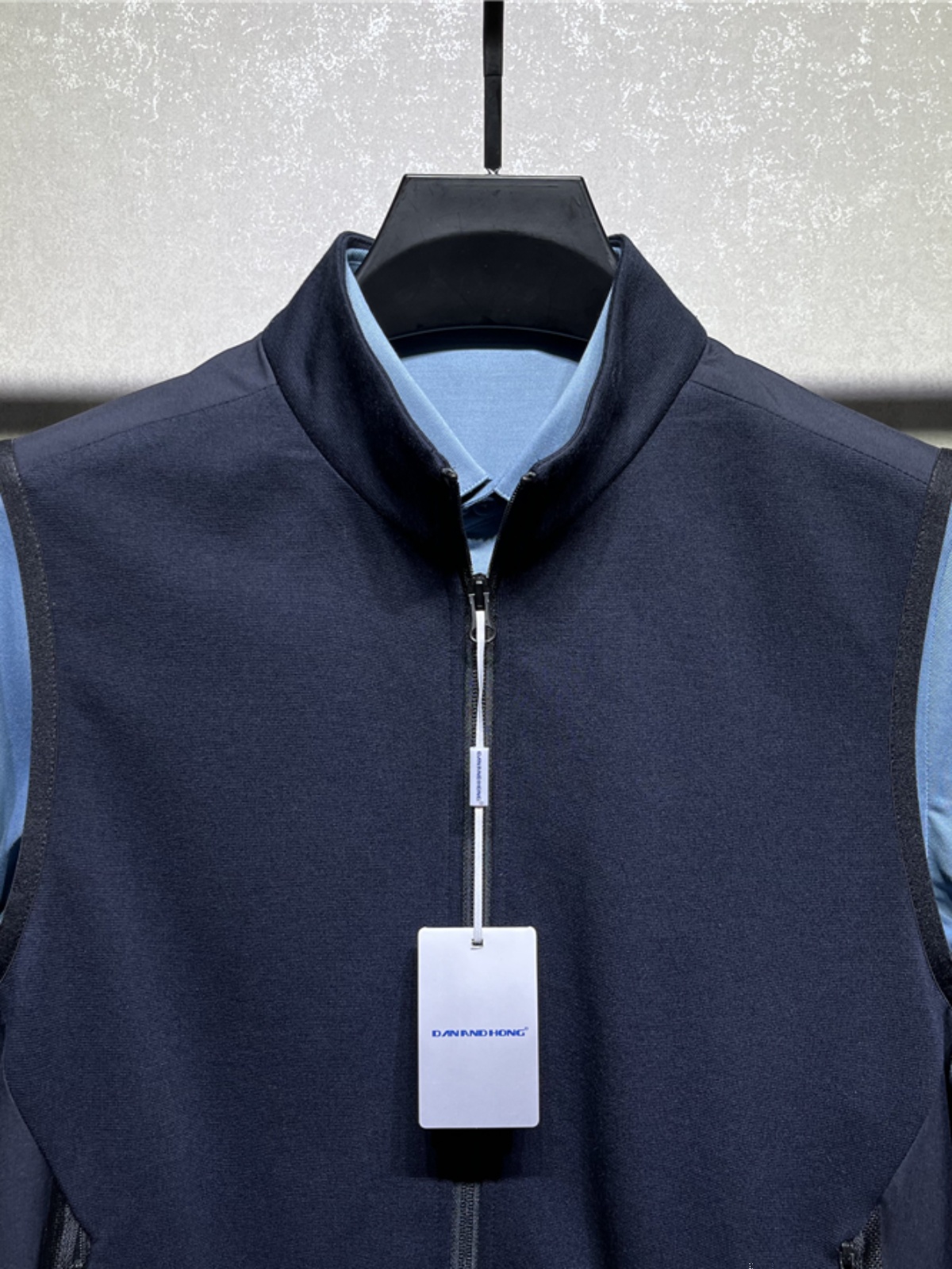 23 AUTUMN KNITTED VEST VEST KAN SHOULDER DANANDHONG DAN AND HONG MAN BUSINESS CASUAL FASHION HORSE CLIP D