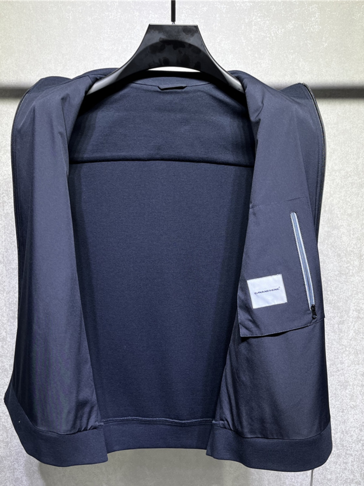 23 AUTUMN KNITTED VEST VEST KAN SHOULDER DANANDHONG DAN AND HONG MAN BUSINESS CASUAL FASHION HORSE CLIP D