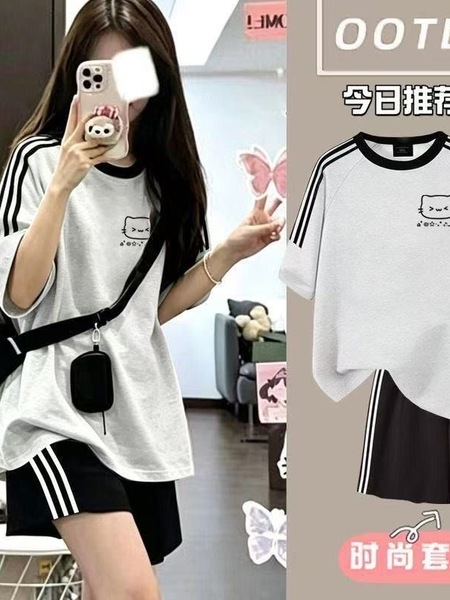女中大童夏季小猫印花纯棉t恤女孩三条杠短袖+三条杠短裤可爱套装