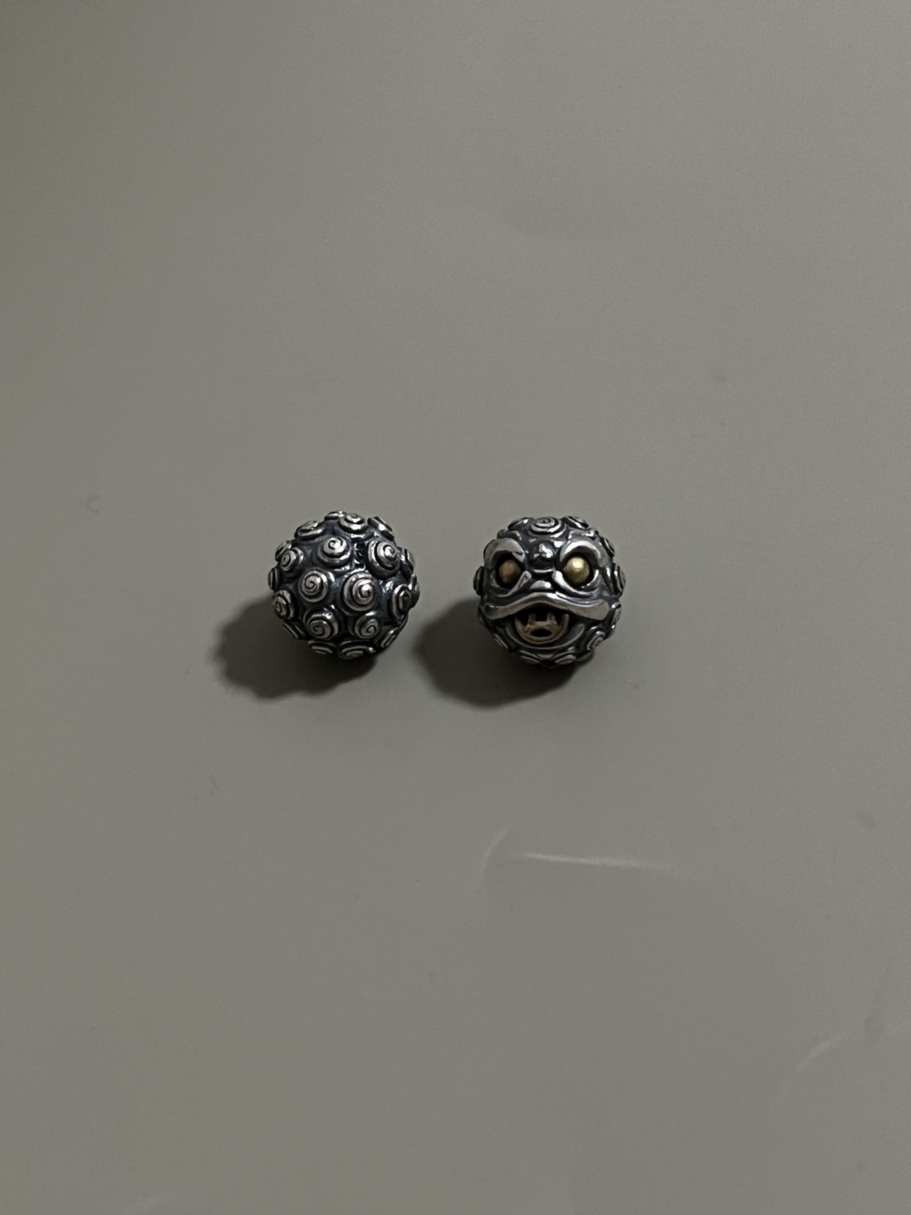TIANDI KONGWEN 놀이 액세서리는 뒷면에 구슬이 있고 측면에 구름이 있는 허리 구슬로 사용할 수 있으며 생방송실 베스트 셀러 스타일에 매달려 있습니다