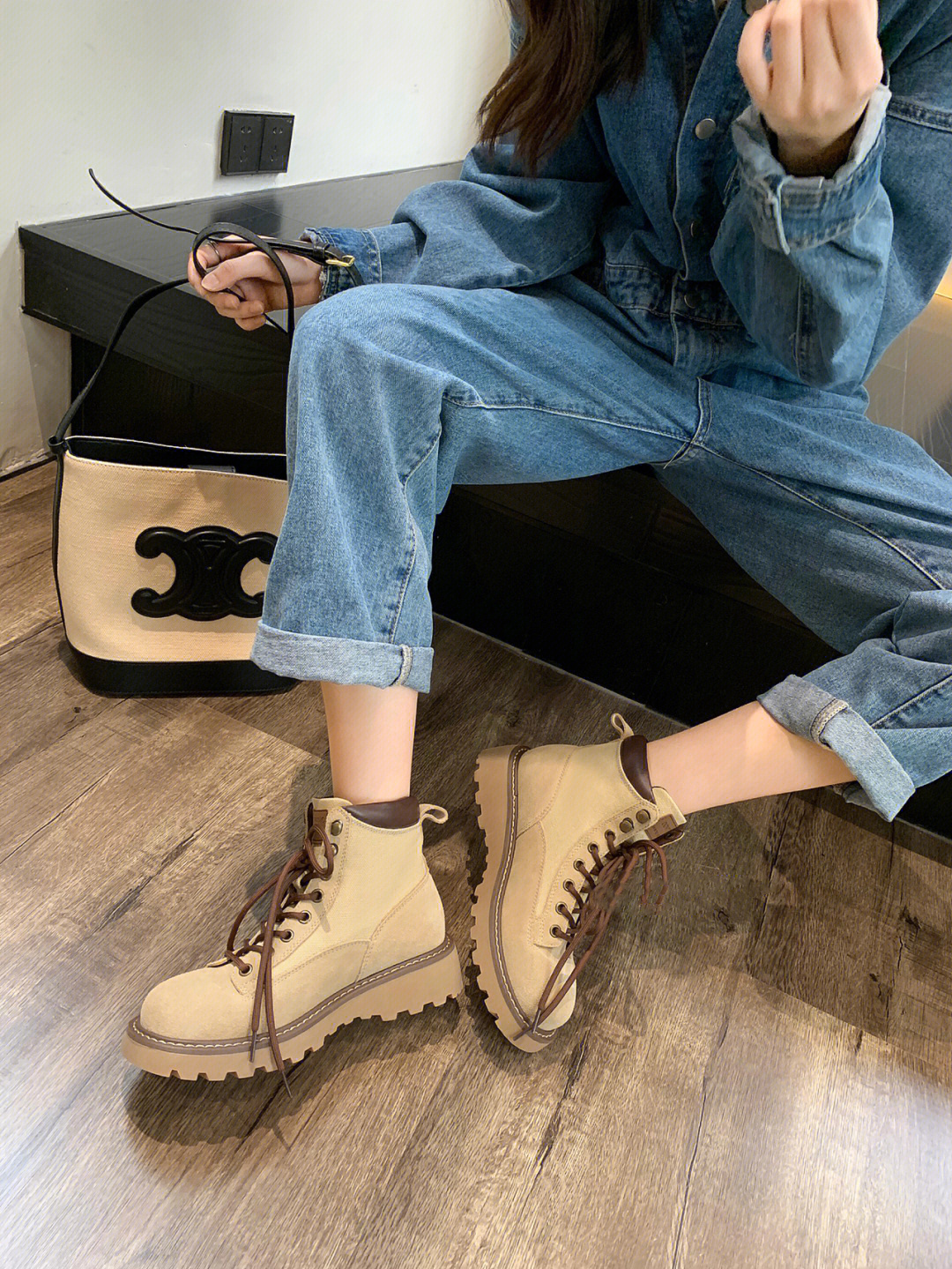 CVBK BIG YELLOW BOOTS FOR EVERYTHING  GIRL BI PAN  THE MATERIAL IS UNIQUE WATERPROOF ANTI-FOULING AND ANTI-SLIP