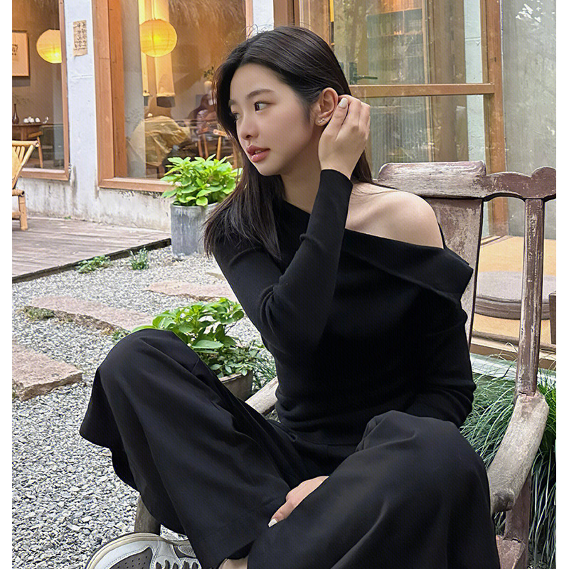 FRENCH TEMPERAMENT BABES SLANTED COLLAR OFF-THE-SHOULDER KNITTED BASE SHIRT WOMENS 202 TEMPERAMENT RETRO DESIGN SENSUAL SEXY TOP