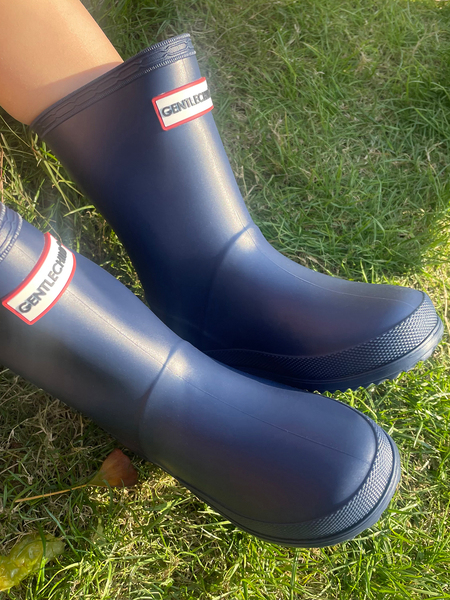 【跨境版】Solid-Color Minimalist Rain Boots: 3D Logo