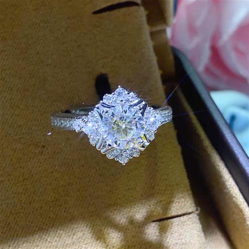 LUOMANSI D VVS 모아사니트 프리즘 링 1 캐럿 6.5MM GRA 포함