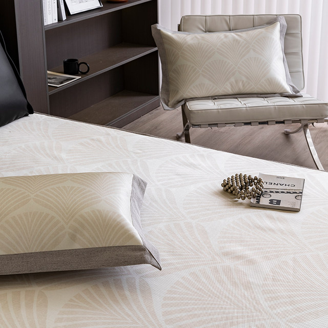 Direct sales new summer ice silk mat, air conditioning cool mat, washing machine washable folding sheets, bed fittings ice silk mat