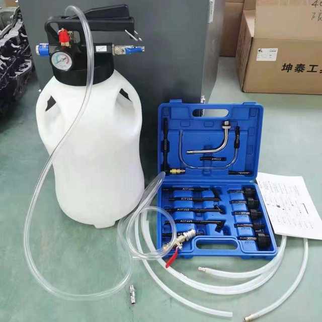 Spot fast-tracking products factory promotes 10-liter pneumatic transmission oil injection tool replacement automatic transmission fueling