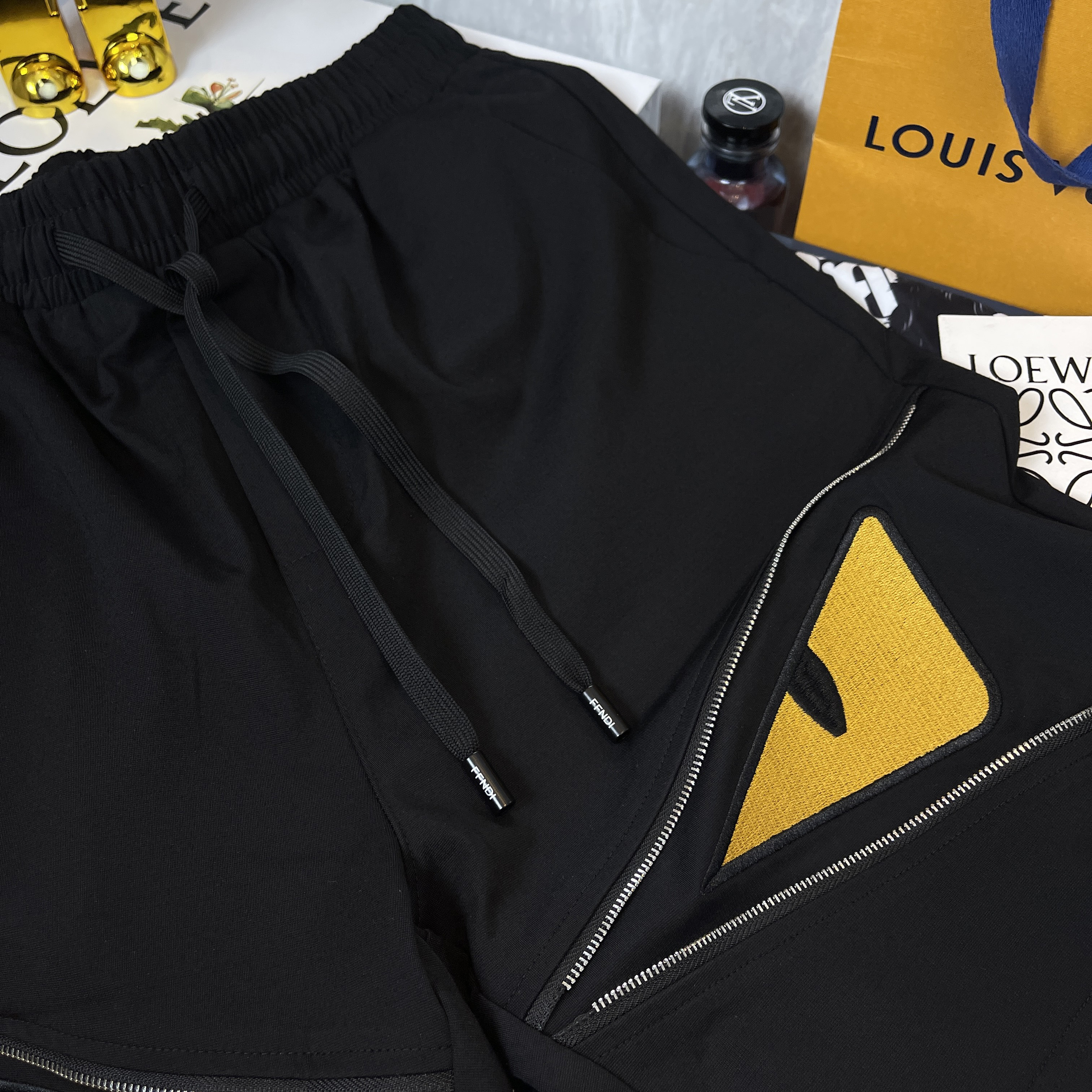 EUROPEAN STATION LITTLE MONSTER DEMON EYES GALERIES LAFAYETTE SUMMER ICE LOOSE BEACH KNIT DRAWSTRING FIVE-POINT SHORTS MEN