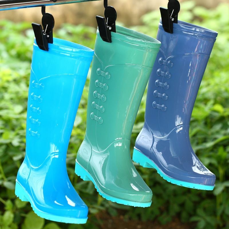 NON-LINING AND FLEECE ANTI-SLIP WATERPROOF SHOES FASHION LONG BARREL RAIN BOOTS WEAR-RESISTANT PLASTIC WATER SHOES WEAR WOMENS RAIN BOOTS HIGH-BARREL OUTSIDE