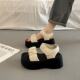 Super hot thick-soled sandals for women in summer wear for high-end 2025 new French temperament versatile wedge shoes