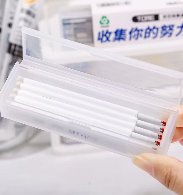 The hollow core collection box transparent frosted square refill storage box can hold 20 substitute cores