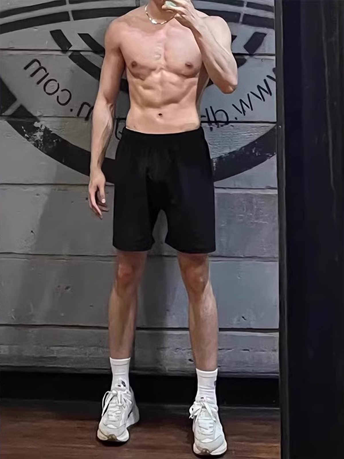 GYM BLACK ICE SILK QUICK-DRY 3 THREE FOUR POINTS SHORTS MENS ICE SENSE SQUAT BASKETBALL SPORTS SOCCER 4 POINTS PANTS SUMMER