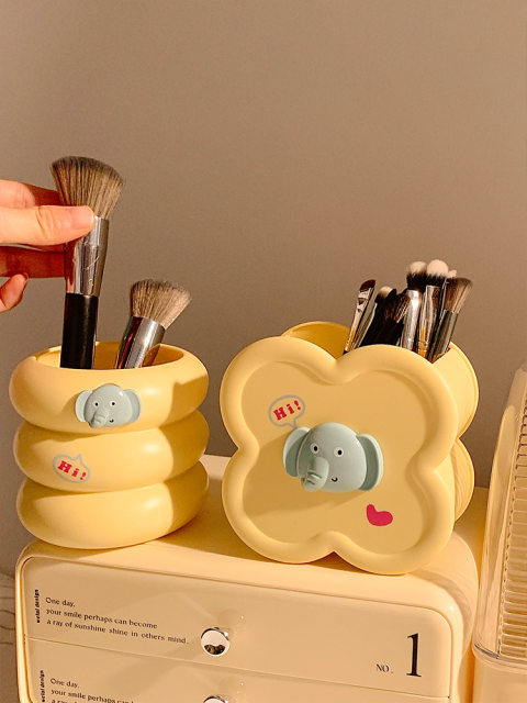Cute little elephant makeup brush storage cylinder desktop dressing table cosmetic lipstick storage box sorting storage rack pen bucket