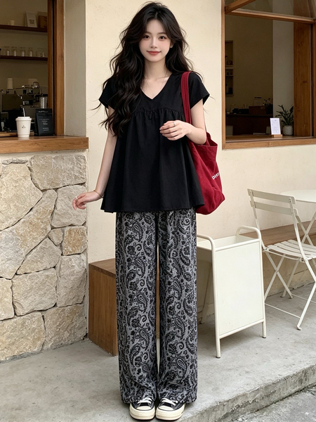 孕妇套装夏季2026新款时尚黑色气质薄款V领短袖上衣裤子两件套女