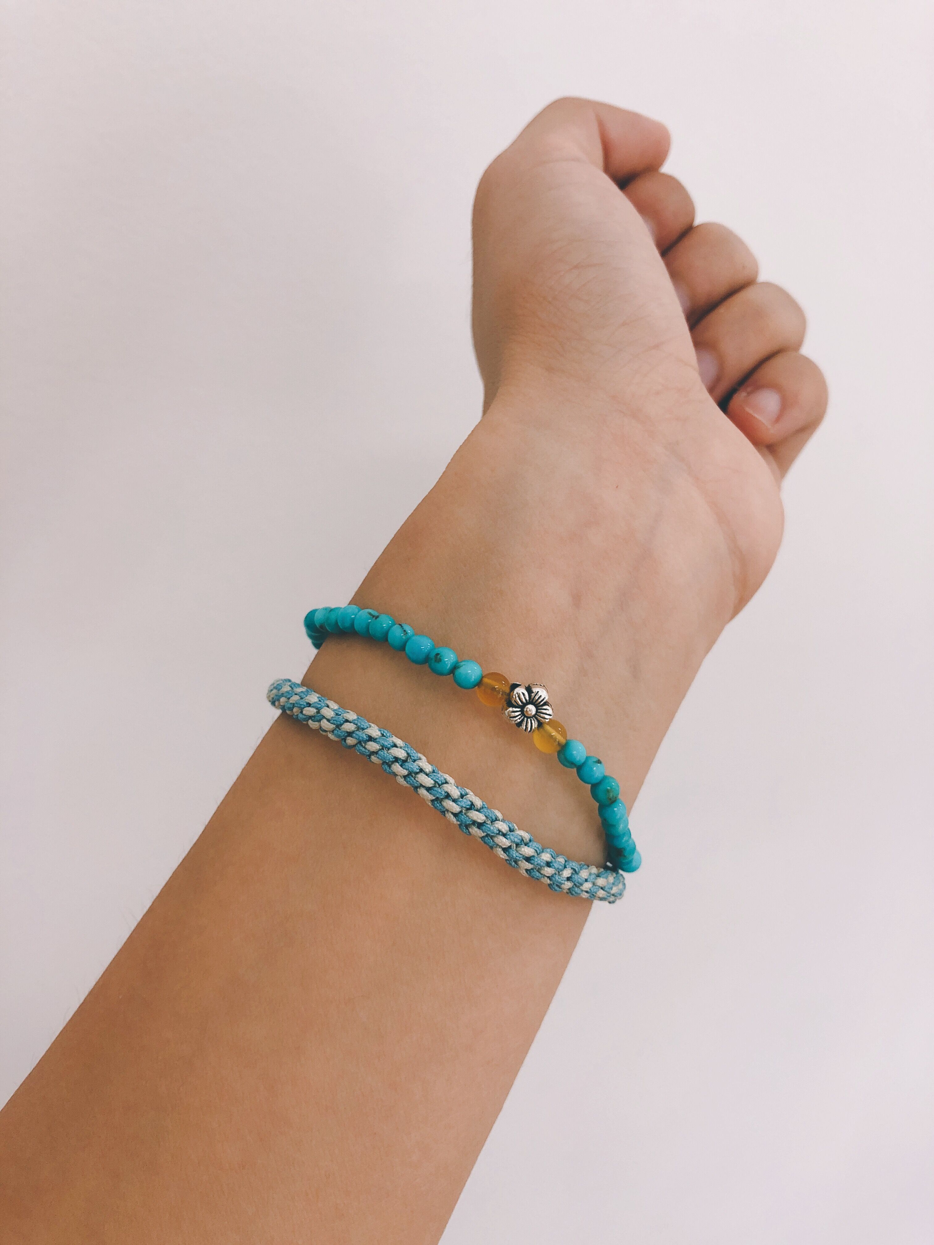 천연 미국 잠자는 숲속의 미녀 청록색 팔찌 둥근 구슬 팔찌 높은 도자기 푸른 기장 구슬 남성과 여성을위한 최적화되지 않은 단일 원형