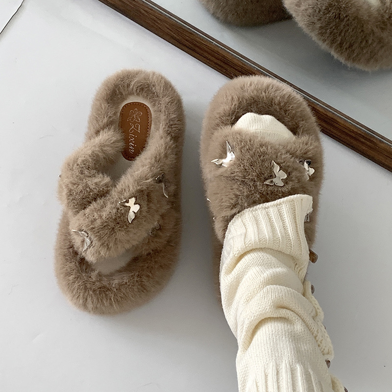 6. THE FRENCH BRAND COUNTER WITHDREW THE POPULAR INTERNET CELEBRITY XIAOXIANG WHITE THICK-SOLED WOOL SLIPPERS TO WEAR IN THE AUTUMN AND WINTER OF 2024