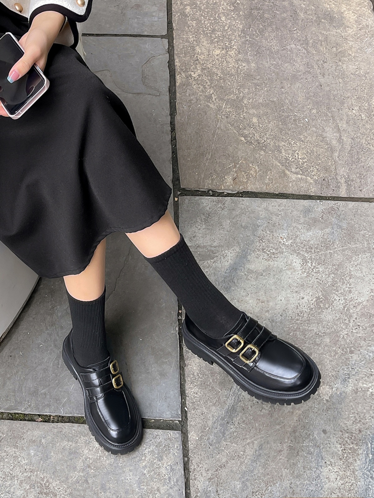 밀라노 스튜디오 여성용  가죽 두꺼운 밑창 작은 가죽 신발 2024 여성용 새로운 다목적 복고풍 영국 스타일 로퍼