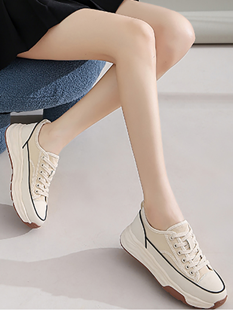 밀라노 스튜디오 여성을위한 두꺼운 밑창 캔버스 신발 2024 새로운 여름 패션 캐주얼 여성 신발 흰색 신발을 높이