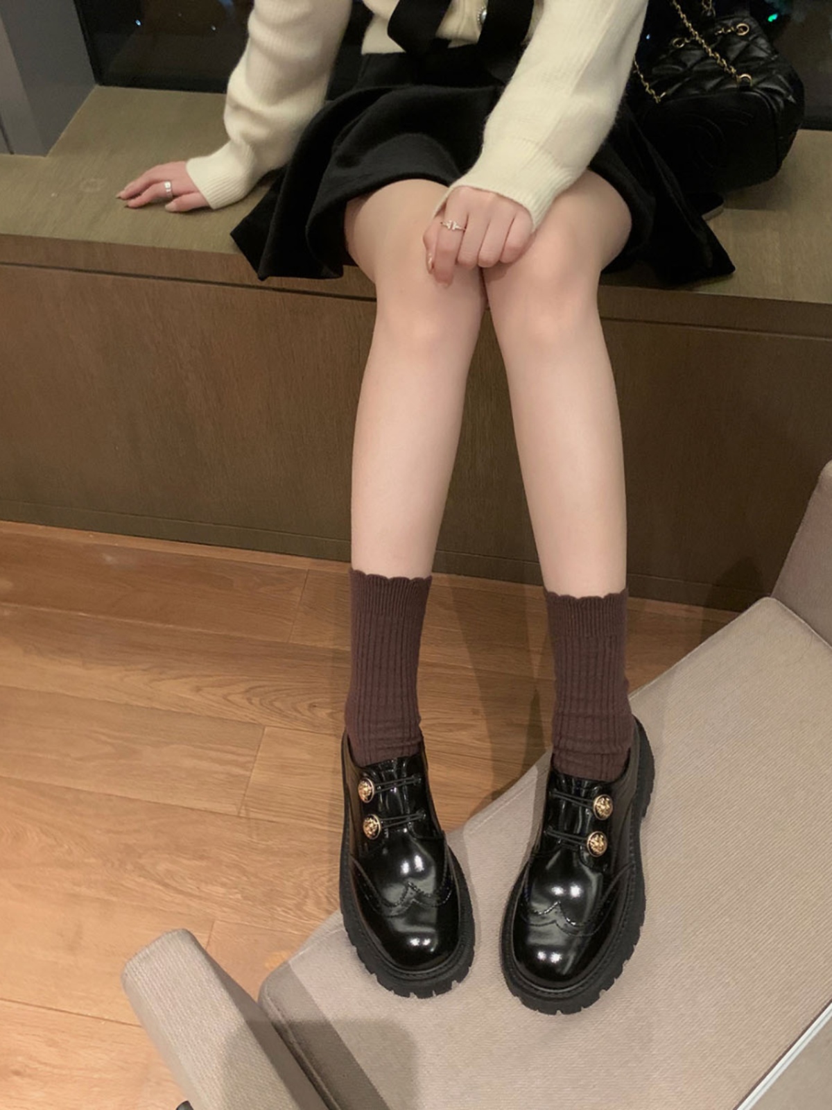 밀라노 스튜디오 영국 스타일 여성용 다용도 소형 가죽 신발 가을 겨울  가죽 두꺼운 뒤꿈치 둥근 발가락 블랙 로퍼