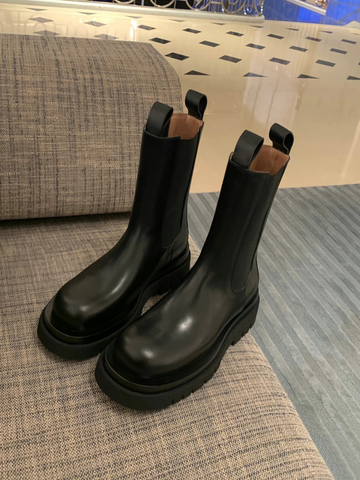 밀란 스튜디오  가죽 마틴 부츠 슬리밍 브리티시 스타일 미드 종아리 두꺼운 밑창 첼시 나이트 여성용 숏부츠