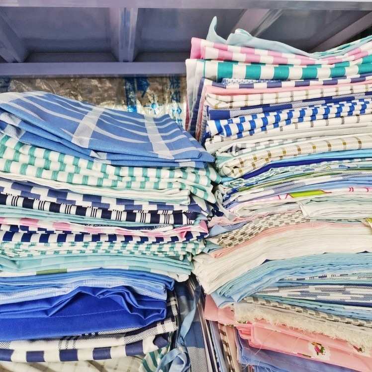 2 면화 베개, 10 위안, 약간의 결함, 주문하기 전에 신중하게 고려하십시오