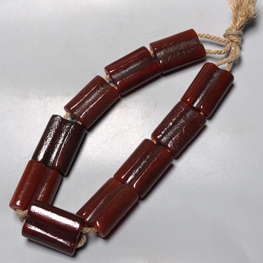 고대 파라오가 수집한 붉은 마노 팔찌의 특별 가격입니다. 크기: 20*13MM*10개