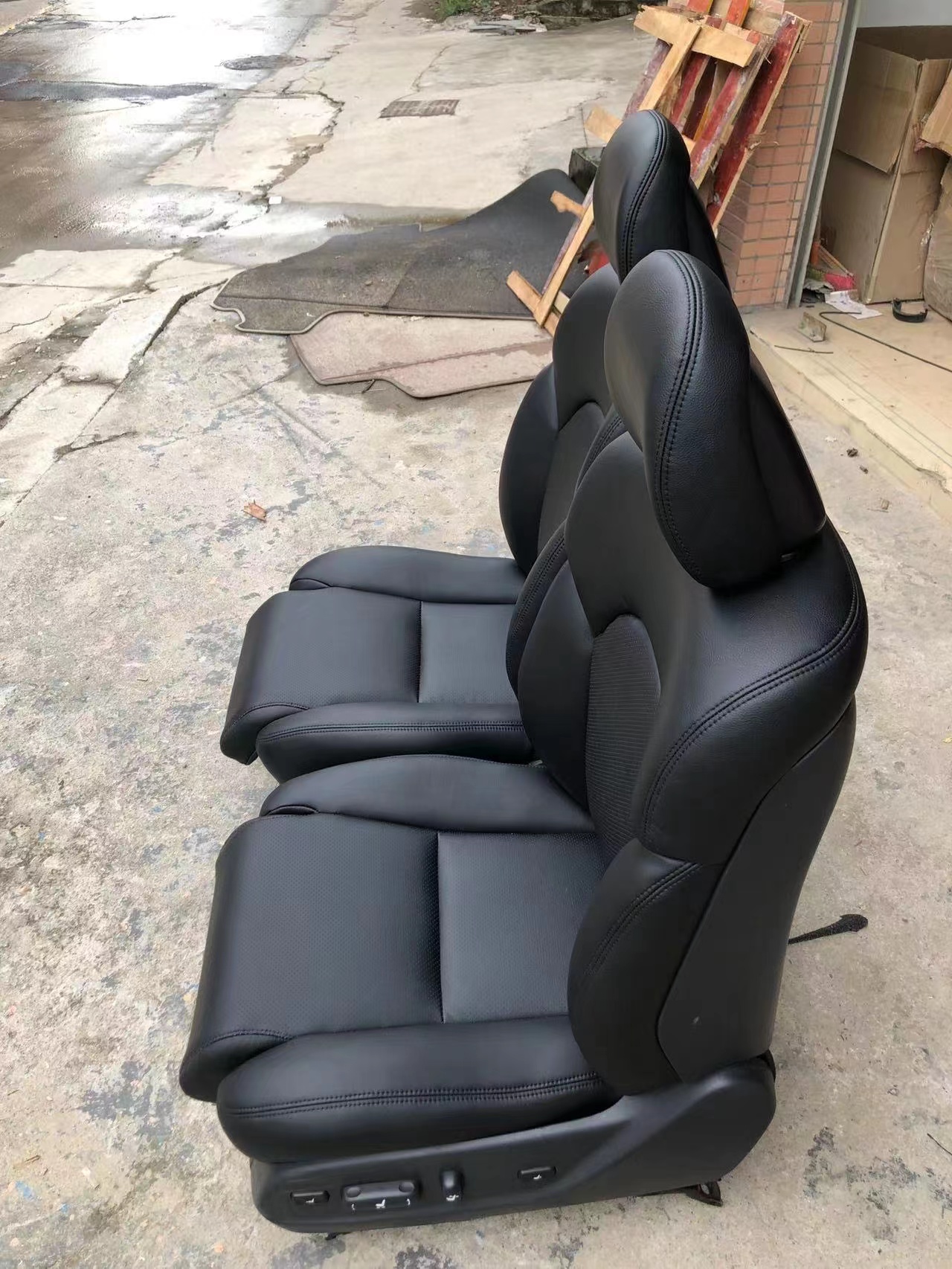 RUIZHI ELECTRIC SEAT THE MAIN DRIVER IS 12-WAY ELECTRIC ELECTRIC LEG REST AND THE CO-DRIVER IS 8-WAY ELECTRIC HEATING FUNCTION