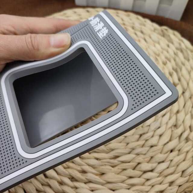 6mm anti-slip film thick pad water condensed hollowed-tempered anti-slip model 13x22cm auxiliary tool membrane mobile phone membrane film